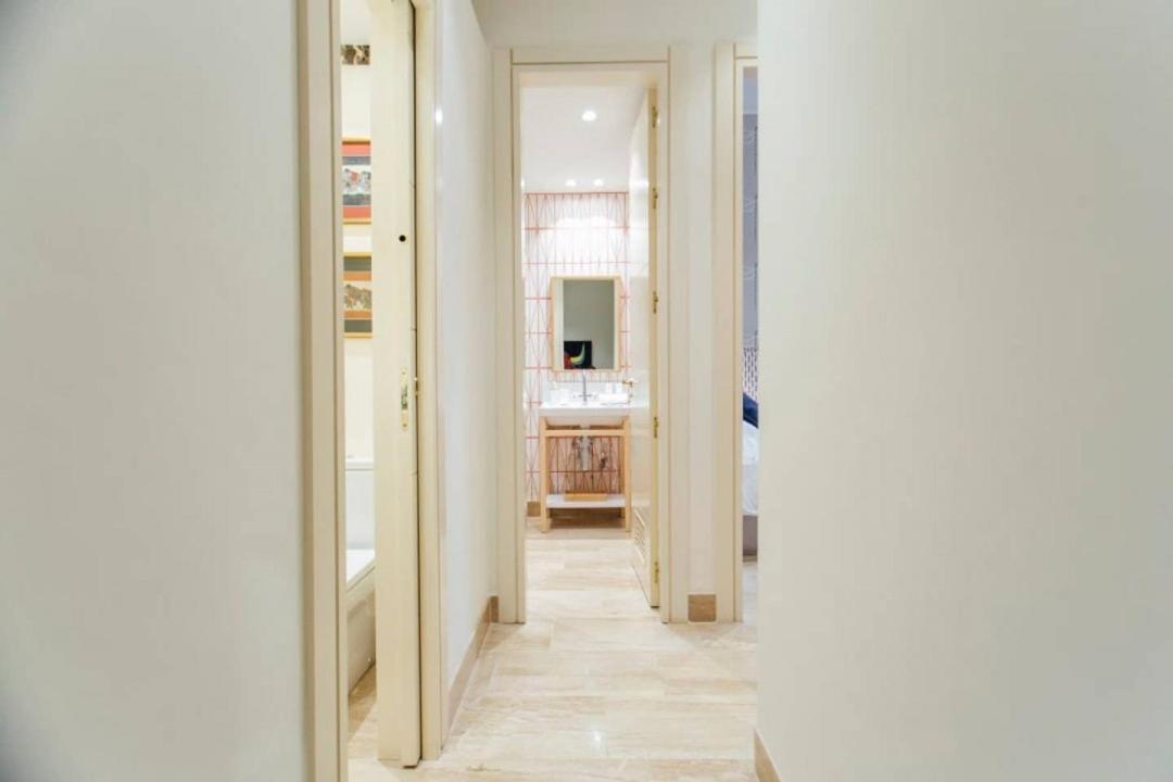 New With Height- 2bd 1bth- Pajaritos Appartement Séville